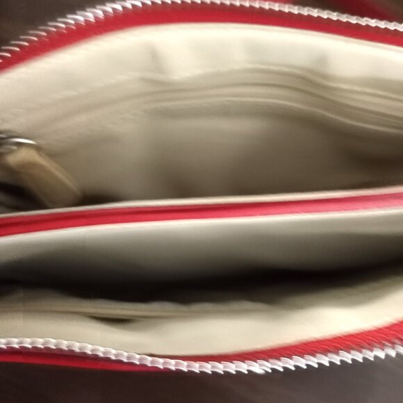 Red Vegan Leather Clutch Crossbody Shoulder Bag - Picture 5 of 5